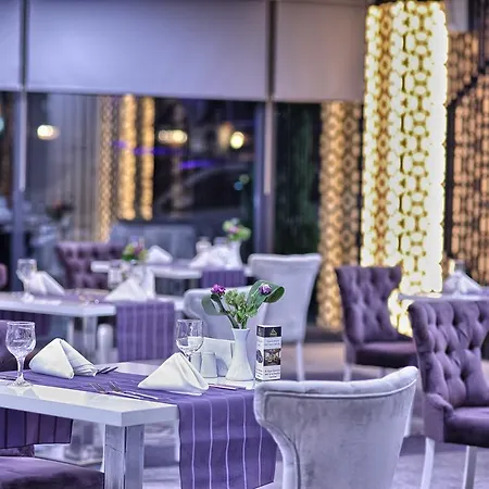 Demonti Hotel