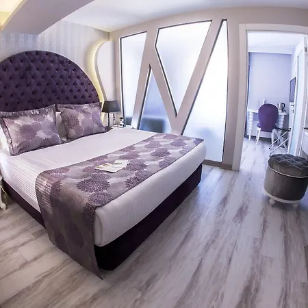 Demonti Otel 4*
