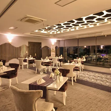 ديمونتي 4*